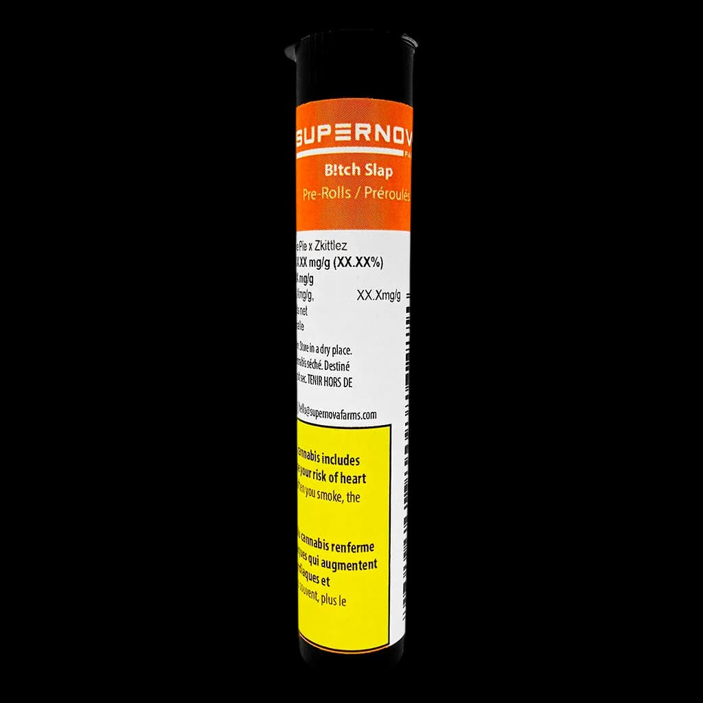Emballage de pré-roulés Bitch Slap de Supernova Farms avec étiquetage orange et noir, texte réglementaire et avertissements relatifs au cannabis visibles
