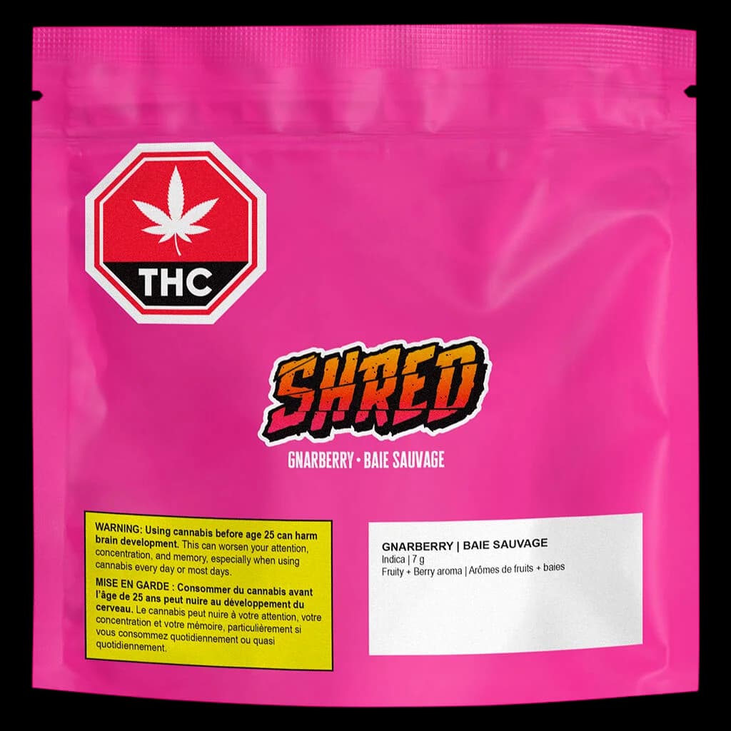 Emballage de cannabis en fleurs séchées Gnarberry de Shred, 14 g, pochette rose avec symbole d'avertissement THC et étiquette Santé Canada