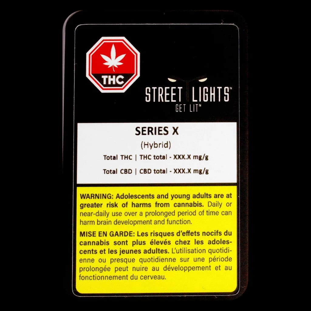 Emballage avant du pré-roulé hybride Street Lights Series X avec le symbole d'avertissement THC, les informations sur la teneur et l'étiquette d'avertissement de Santé Canada