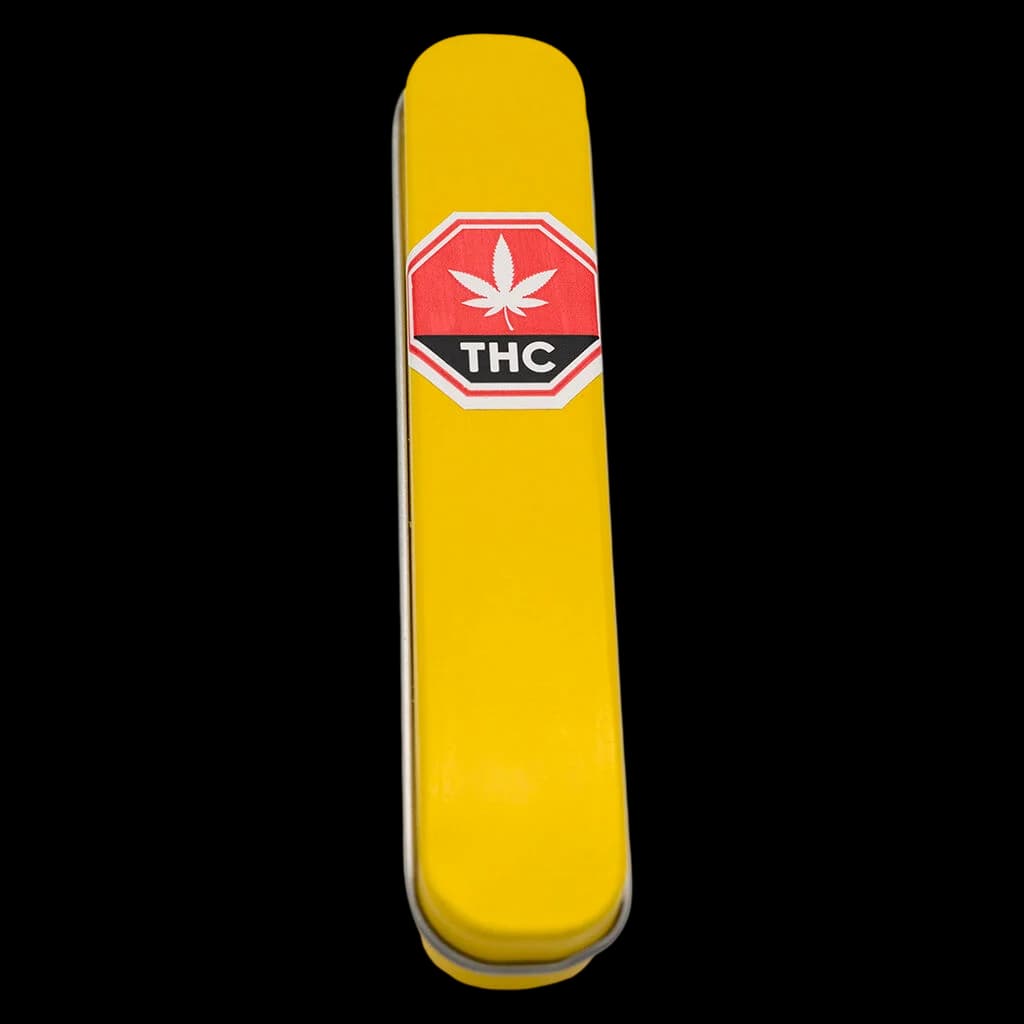 Pré-roulé de cannabis Nugz Wrap Hash Wrap Sativa en emballage tubulaire jaune avec étiquette THC rouge