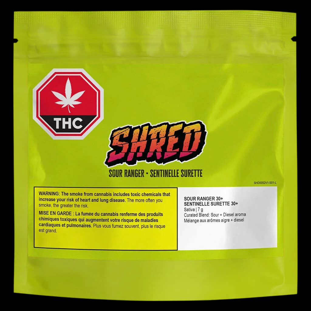 Fleurs séchées de cannabis SHRED Sour Ranger 30+, sachet de 7 g avec un profil aromatique aigre et diesel, emballage vert lime avec symbole d'avertissement THC