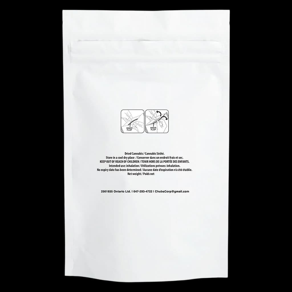Pochette opaque blanche avec instructions de conservation et de sécurité bilingues, deux icônes d'utilisation et coordonnées du producteur pour la fleur de cannabis séchée Chub's