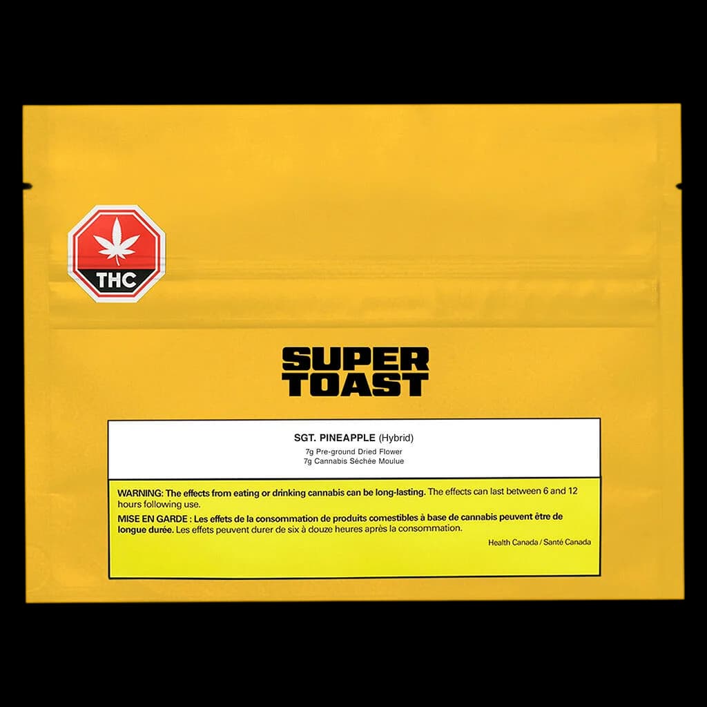 Emballage de fleur séchée pré-moulue Sgt. Pineapple de Super Toast, 7 g, pochette jaune avec texte noir et étiquette d'avertissement THC de Santé Canada