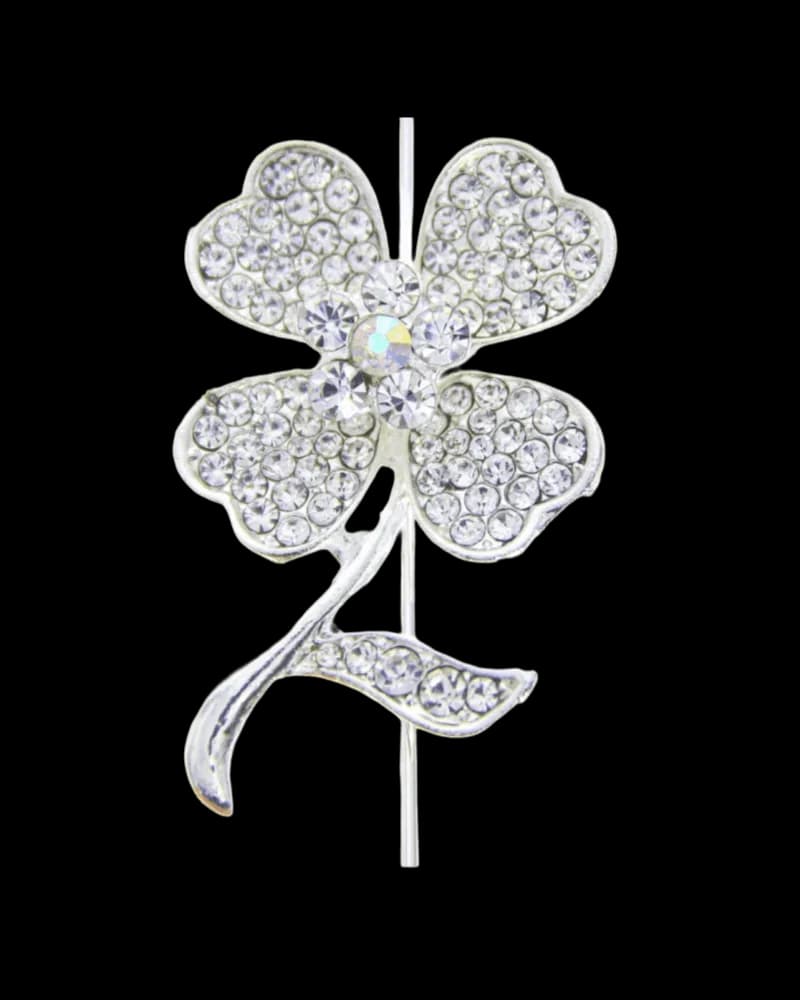 Broche accessoire cannabis en forme de trèfle à quatre feuilles avec monture en métal argenté et détails en strass transparents