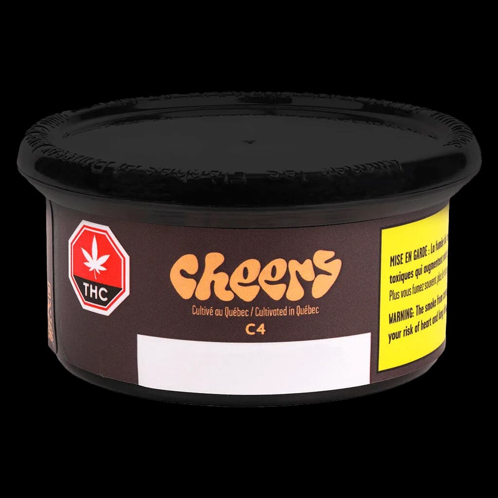 Fleur séchée de cannabis C4 de Cheers dans un pot noir scellé avec étiquette brune, symbole d'avertissement THC rouge et étiquette d'avertissement jaune de Santé Canada