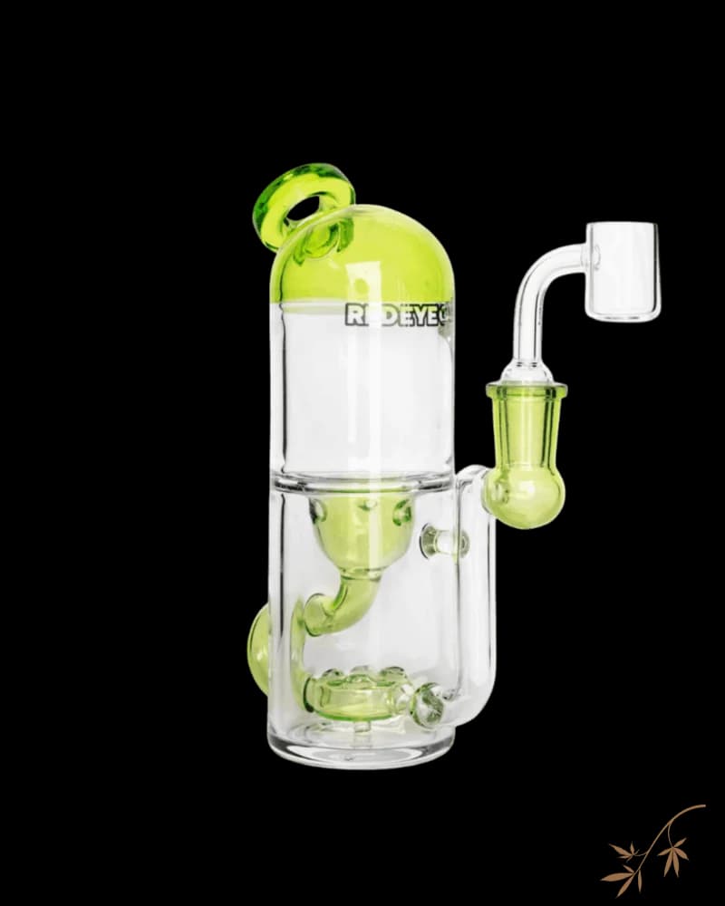 Incycler pour concentrés Alpha de Red Eye Tek avec percolateur à disque 5 trous, 7 pouces de hauteur, pipe à eau en verre transparent et vert lime avec tige inférieure assortie