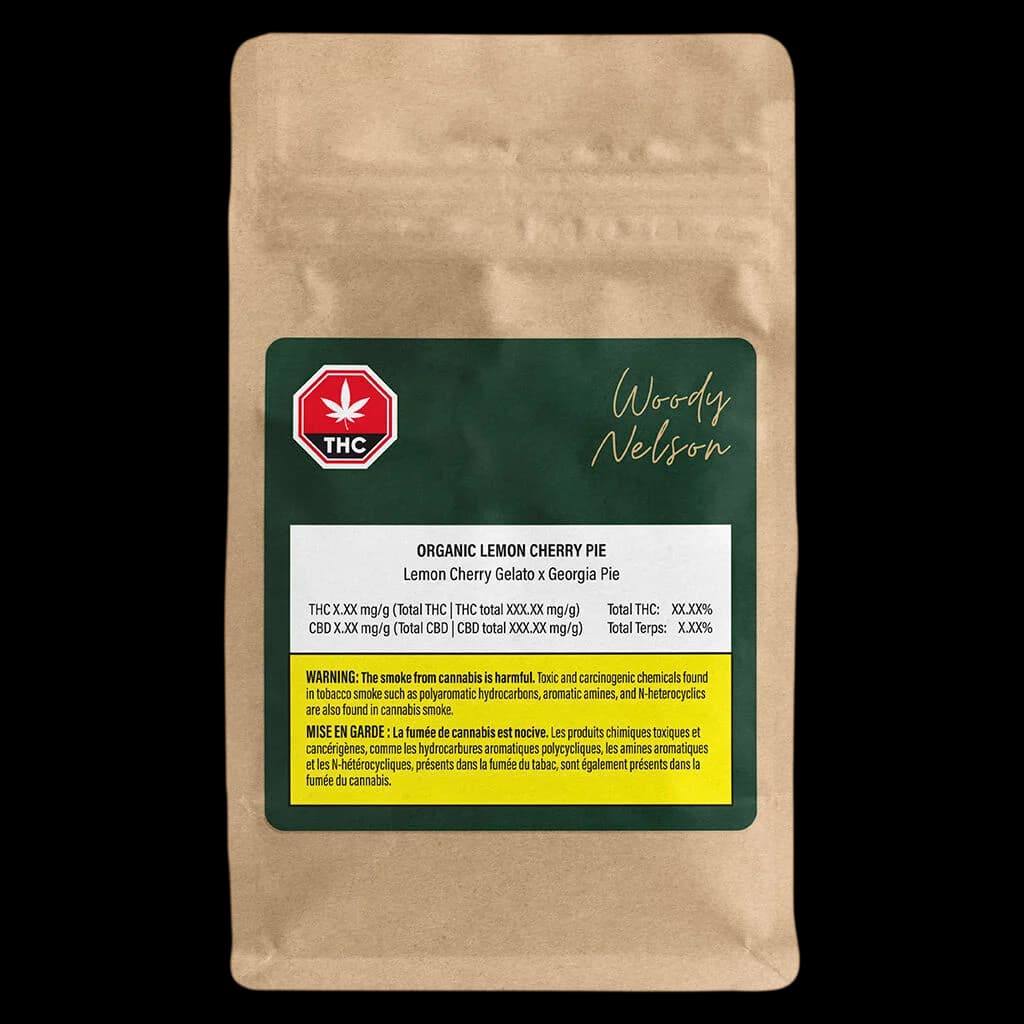Bourgeon de fleur de cannabis séchée Organic Lemon Cherry Pie de Woody Nelson, dense en trichomes avec des pistils brun orangé