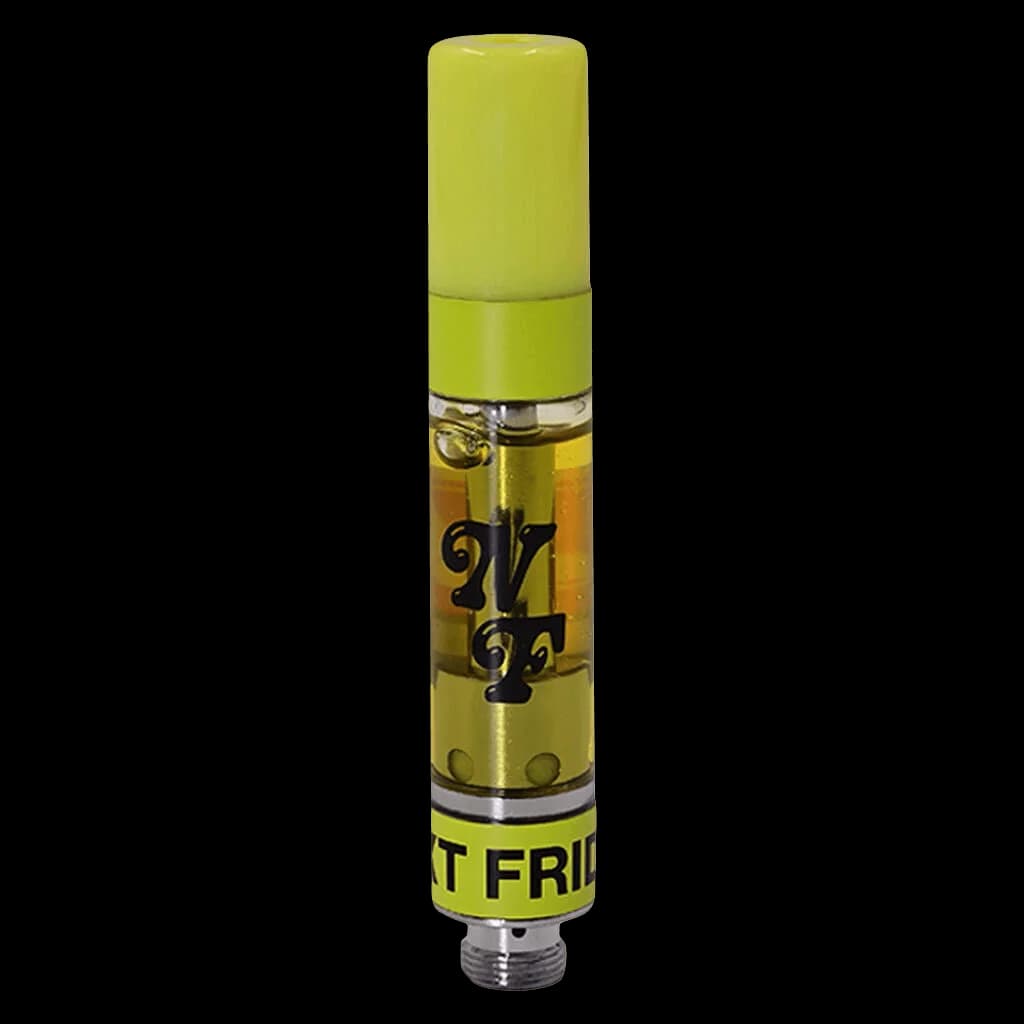 Cartouche de vapoteuse cannabis 510 de Next Friday avec boîtier jaune-vert, huile ambrée visible à l'intérieur de la chambre