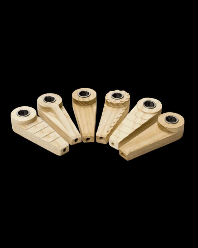 Six pipes à main en bois avec bols en verre disposées en éventail, fabriquées en frêne massif avec des détails de bordure en métal